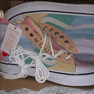 I’m selling sk8 Hi mte 2.0 Dx custom vans